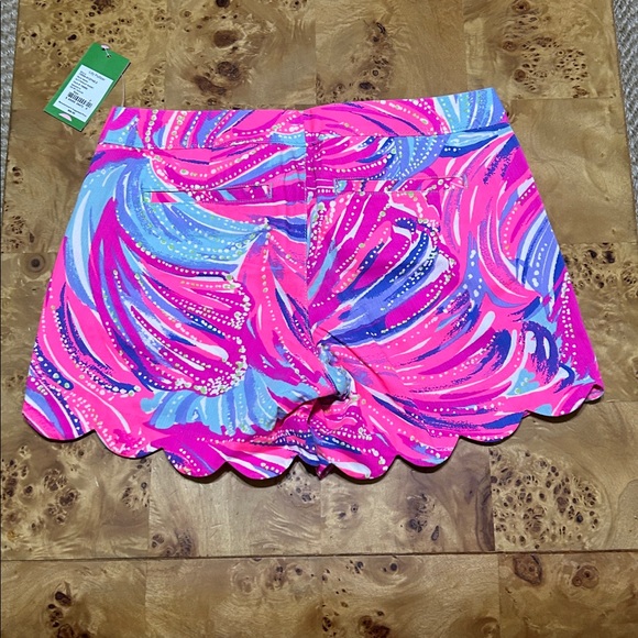 Lilly Pulitzer buttercup shorts NWT - Picture 2 of 3